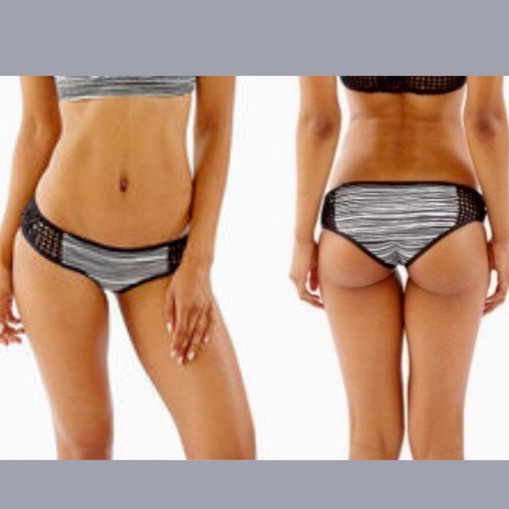 NEW FRANKIES BIKINIS Koa Crochet Bikini Bottom in Strom‎ [SZ Medium ]